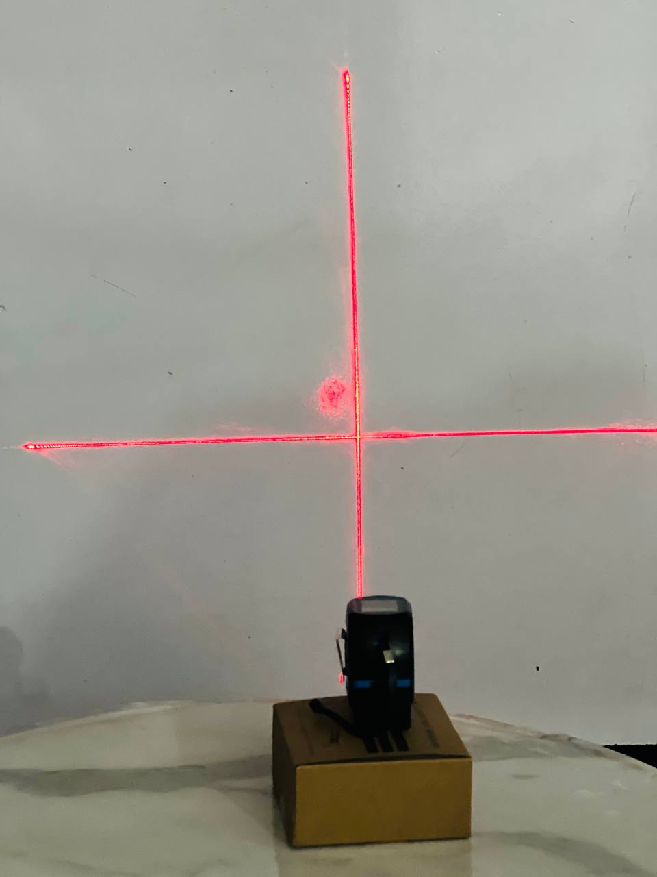 ‌متر لیزری سه کاره ماکیتاlaser tape measure