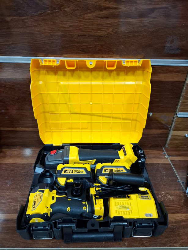 پک دو قلو بکس و فرز شارژِی طرح دیوالت مدل DCD710DK2
