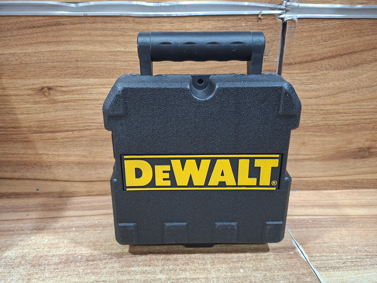 تراز لیزری نور قرمز دیوالت مدل DW088K