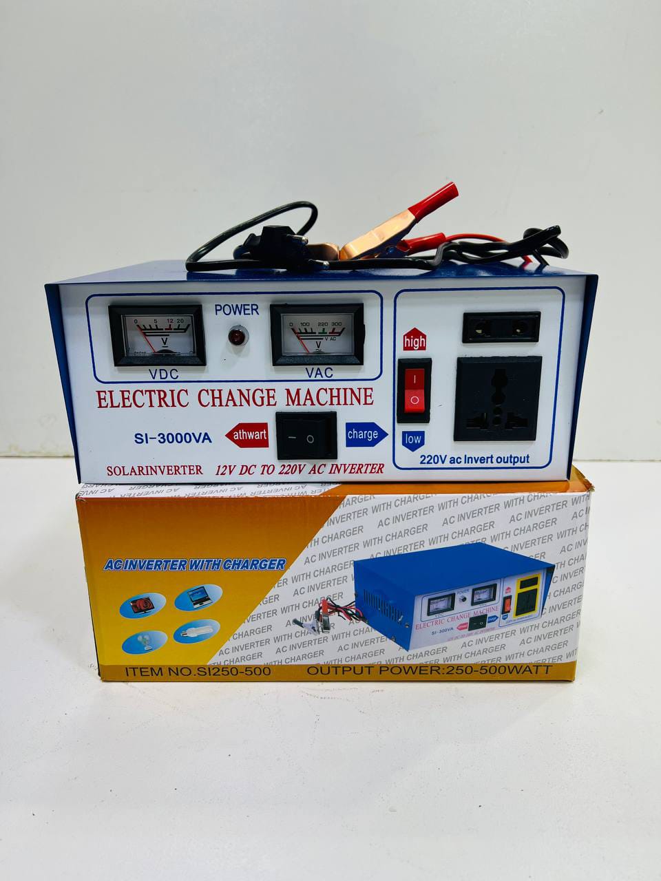 مبدل برق ۱۲ به ۲۲۰ ولت ۳۰۰۰ وات و دستگاه شارژ(واقعی تقریبا ۵۰۰وات)